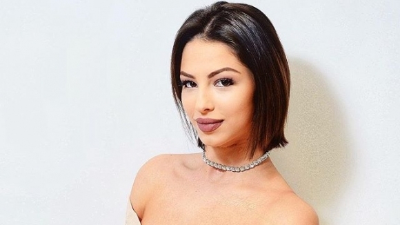 Бившата грация от ансамбъла по художествена гимнастика Цветелина Стоянова изуми