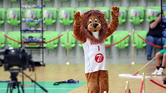 Входът за клубни отбори от подрастващи от България които искат