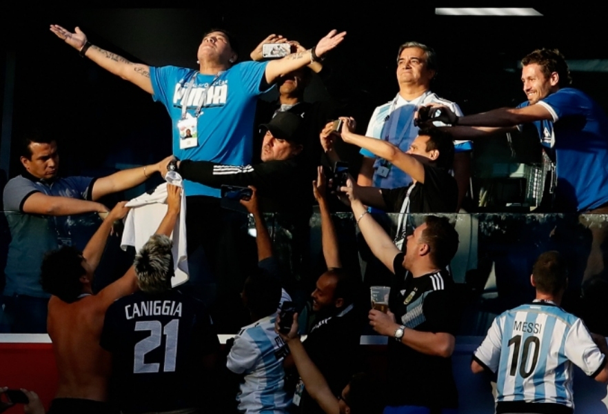 Легендата на световния футбол и Аржентина Диего Марадона поздрави президента
