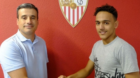 Нападателят Билал Бутоба прекрати договора си със Севиля по взаимно