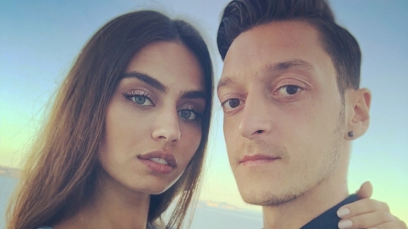 Една от най чаканите сватби в Турция пропадна Футболистът на Арсенал