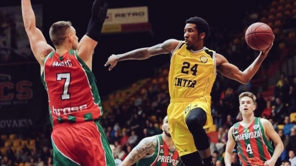 Гардът Джеймс Кини няма да играе за баскетболния Балкан (Ботевград)