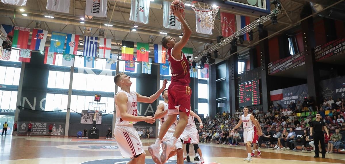 Националният отбор на Русия по баскетбол за мъже победи Полша