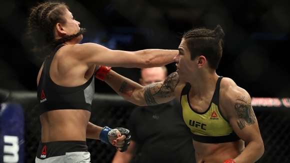 Бразилката Джесика Андраде 19 6 MMA 10 4 UFC постигна впечатляваща победа