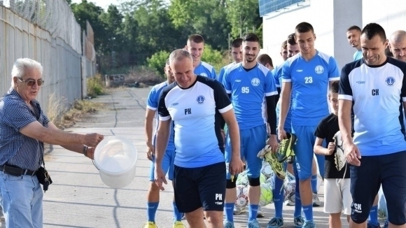 Вчера Нефтохимик изигра домакински двубой с Димитровград на стадион Лазур