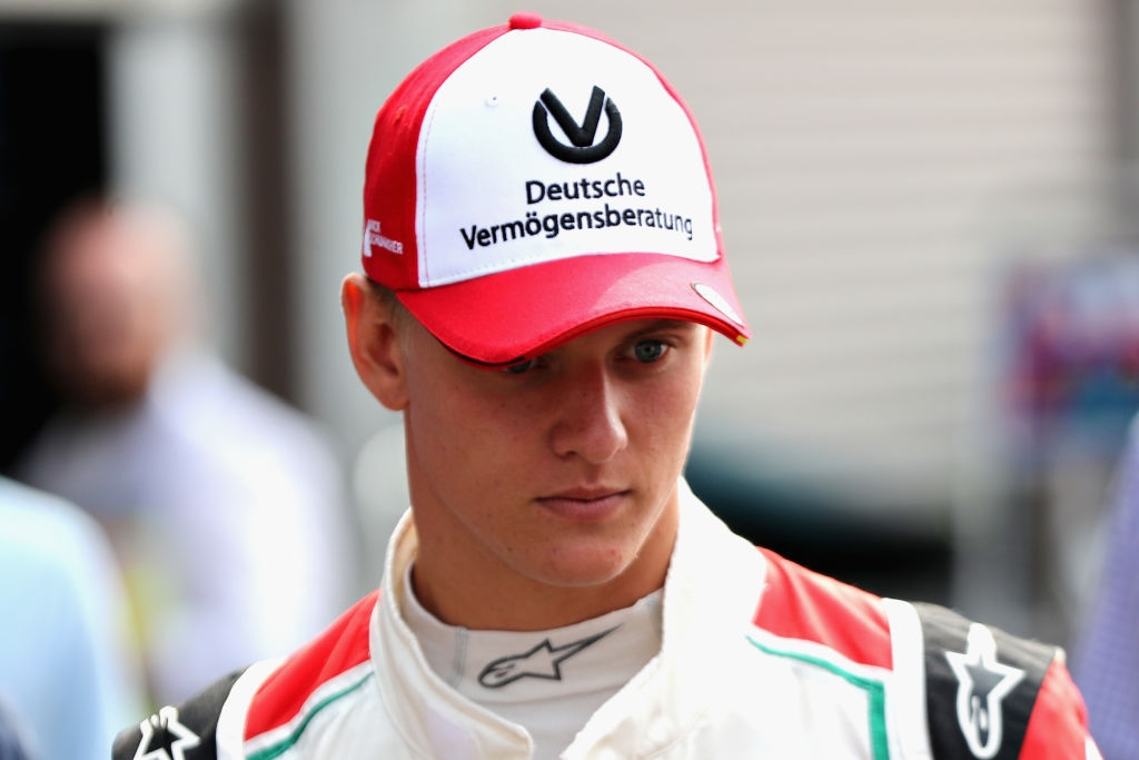 Мик Шумахер стана първият пилот за сезон 2018 във Формула