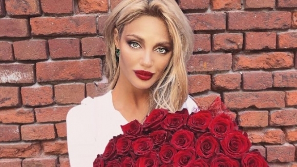 Екс съпругата на футболиста Благой Георгиев Есмер Омерова показа