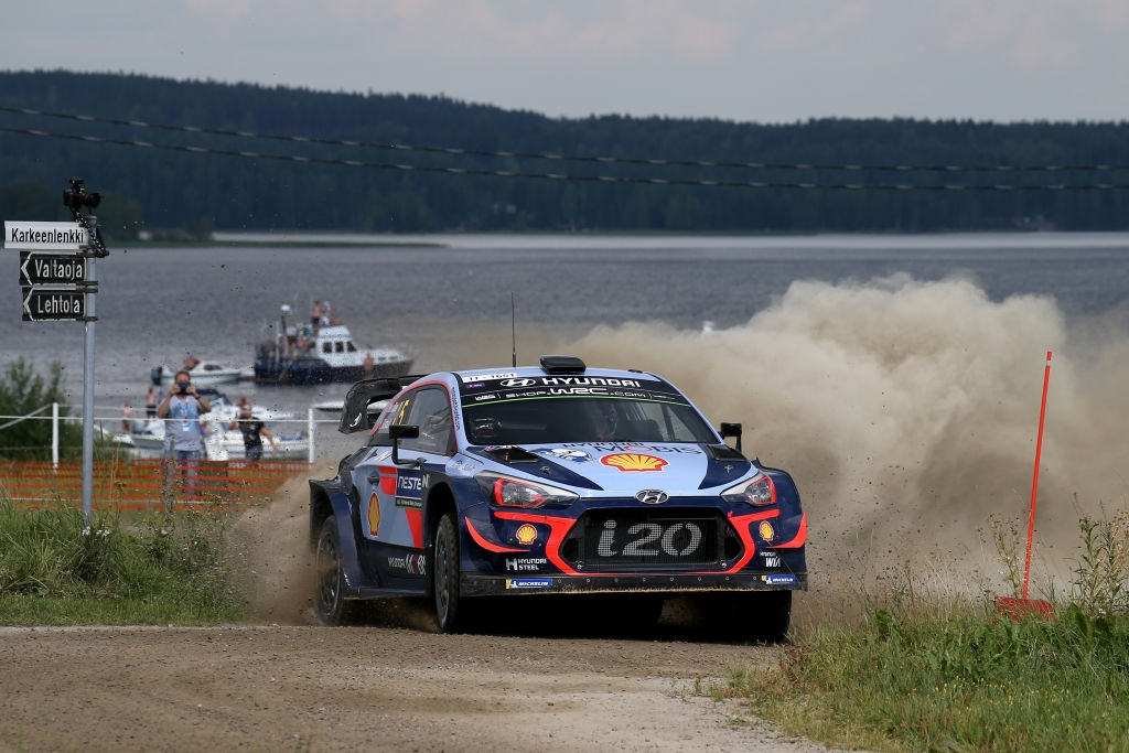 Лидерът в Световния рали шампионат WRC Тиери Нювил подписа нов