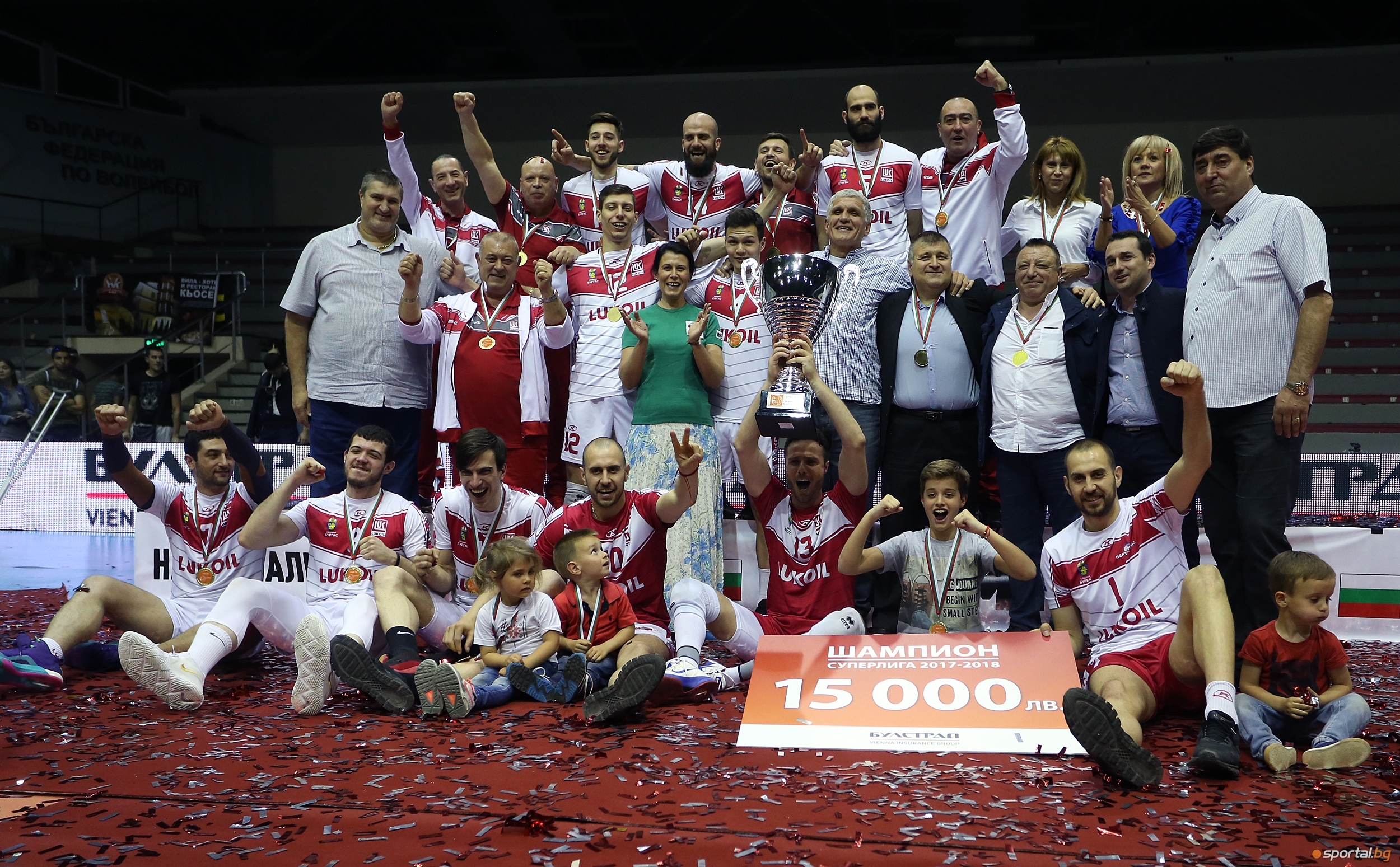 Нефтохимик 2010 Бургас обра всички трофеи през миналия сезон в