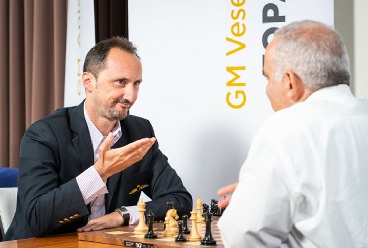 Бившият световен шампион Гари Каспаров взе с 3 5 2 5 точки третия