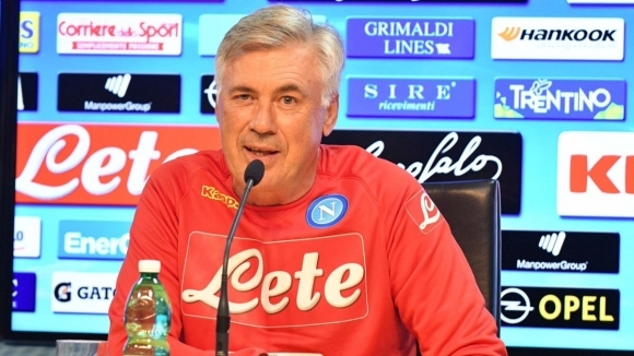 Наставникът на Наполи Карло Анчелоти защити отбранителната линия на отбора