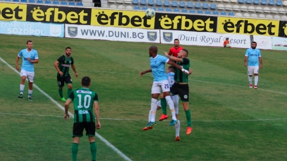 Нефтохимик допусна първата си загуба от началото на сезона Шейховете