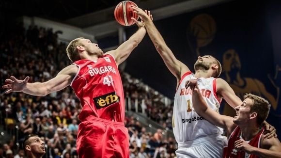 Александър Везенков изигар силен мач и бе най резултатен за България