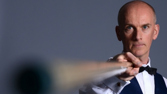 Световният шампион по снукър за 2002 година Питър Ебдън обяви