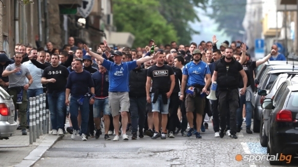 Столичната полиция е забранила провеждането на шествие на феновете на