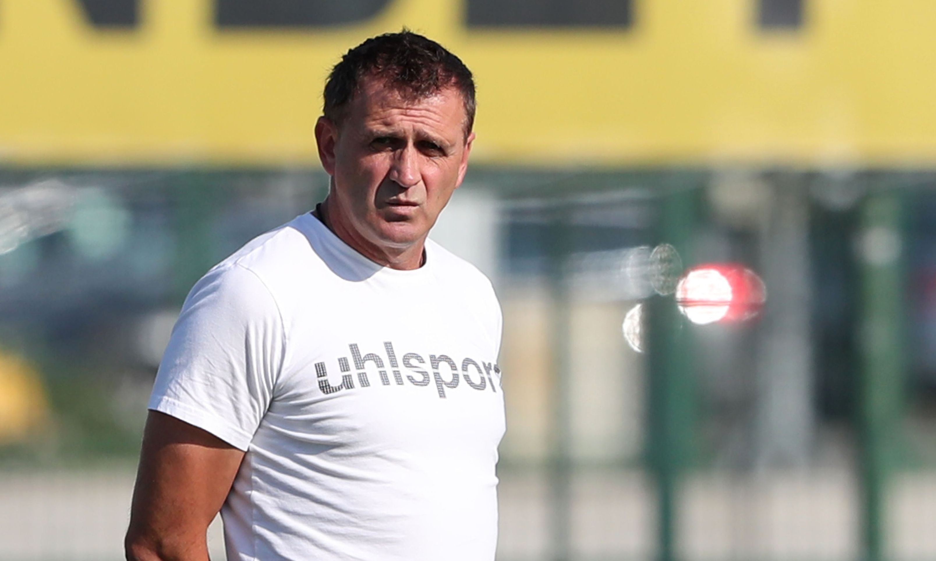 Старши треньорът на Локомотив Пловдив Бруно Акрапович съжалява че отборът