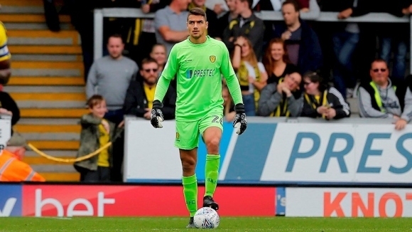 Българският вратар на Бъртън Албиън Димитър Евтимов може да остане