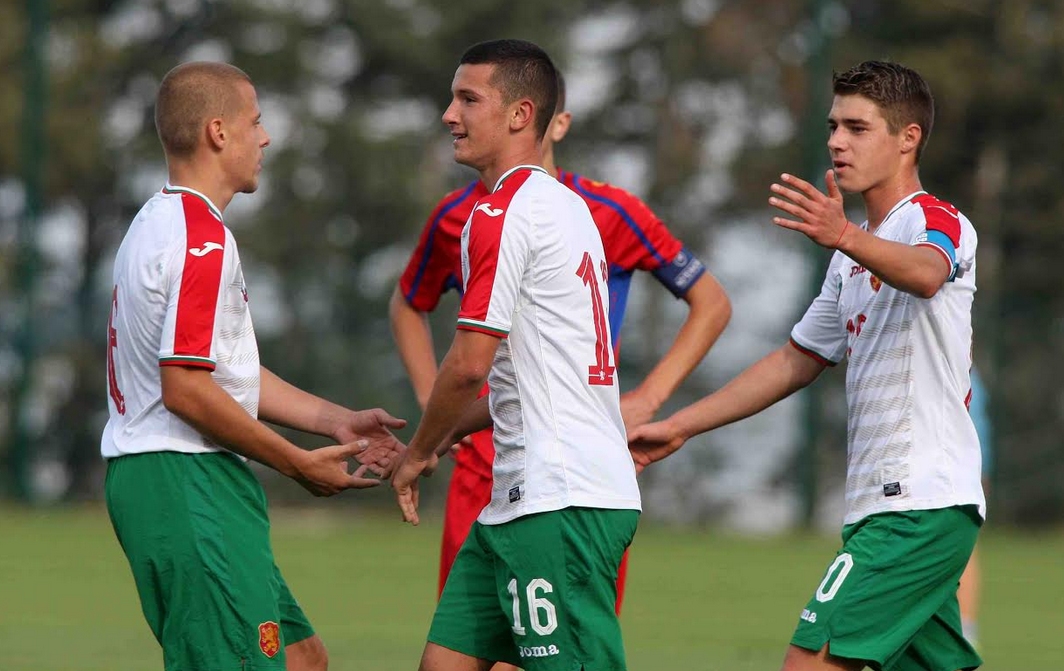 Юношеският национален отбор по футбол до 17 години набор 2002