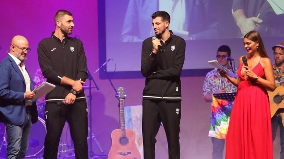 С много танци смях и забавление премина официалното откриване на