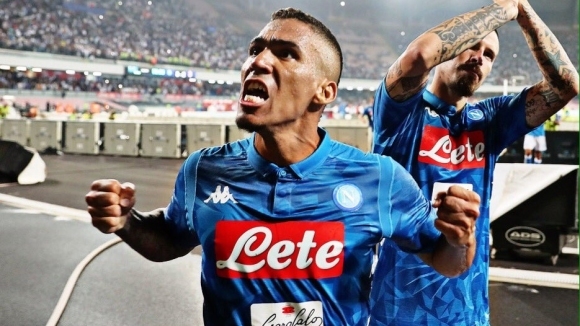 Полузащитникът на Наполи Алан Маркес може да облече фланелката на