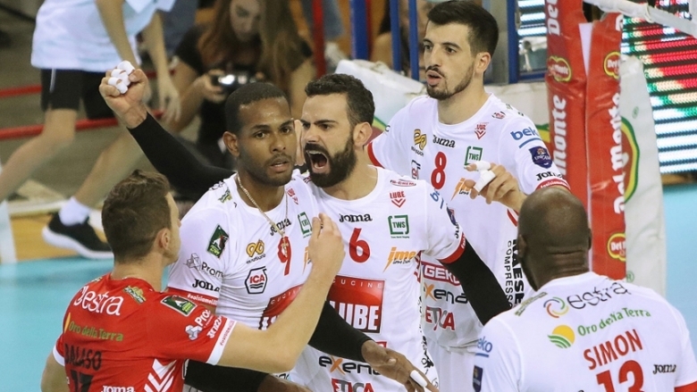 Вицешампионите на Италия Кучине Лубе Чивитанова и българският диагонал Цветан