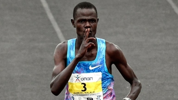 Кенийският състезател в маратона Самуел Калалей получи наказание от четири