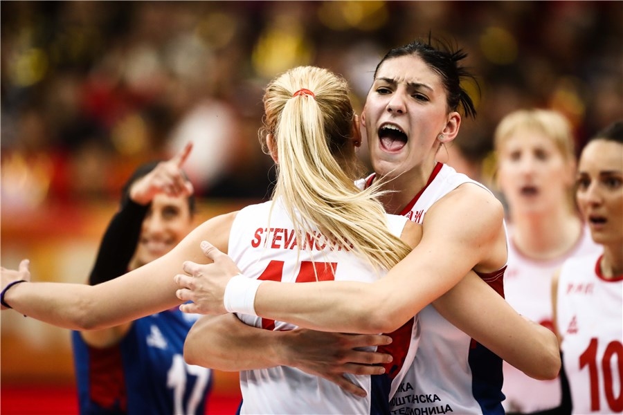 Националките на Сърбия стартираха перфектно участието във финалната шестица на