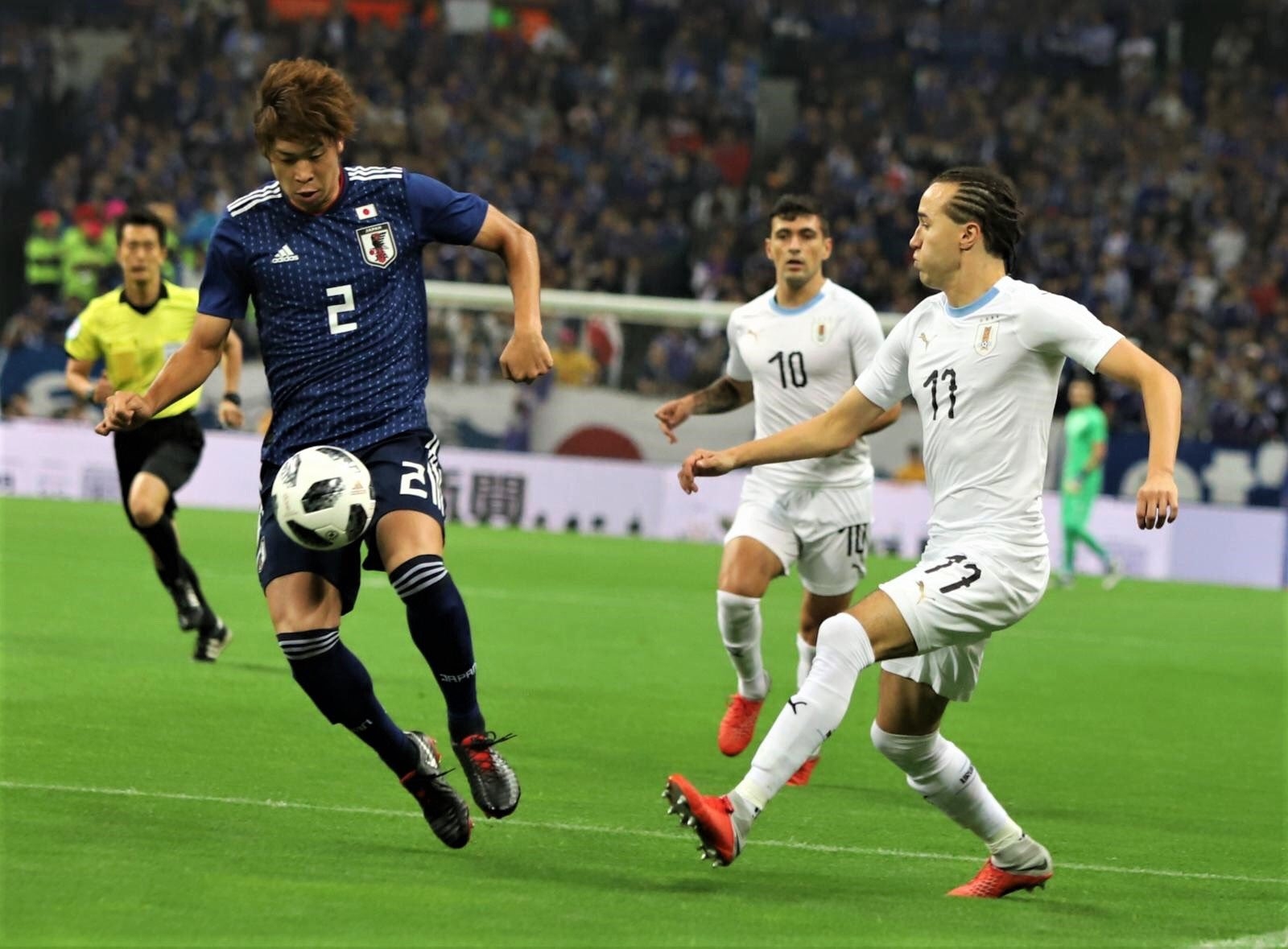 Япония победи Уругвай с 4 3 във футболна контрола Такуми Минамино