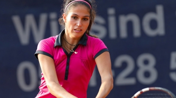 Българката Изабелла Шиникова се класира за четвъртфиналите на двойки на