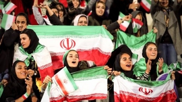 Около 100 ирански жени имаха удоволствието да наблюдават на живо