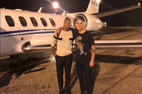 Нападателят Пауло Дибала се завръща контузен в Ювентус след проверката