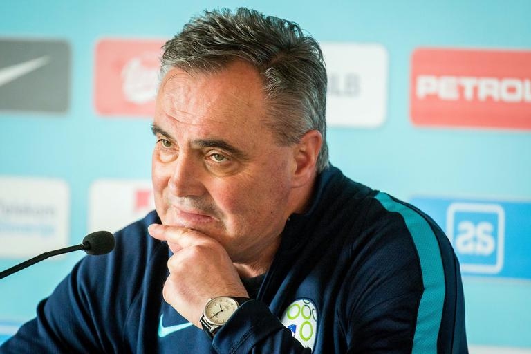 Футболният съюз на Словения уволни старши треньора на националния отбор
