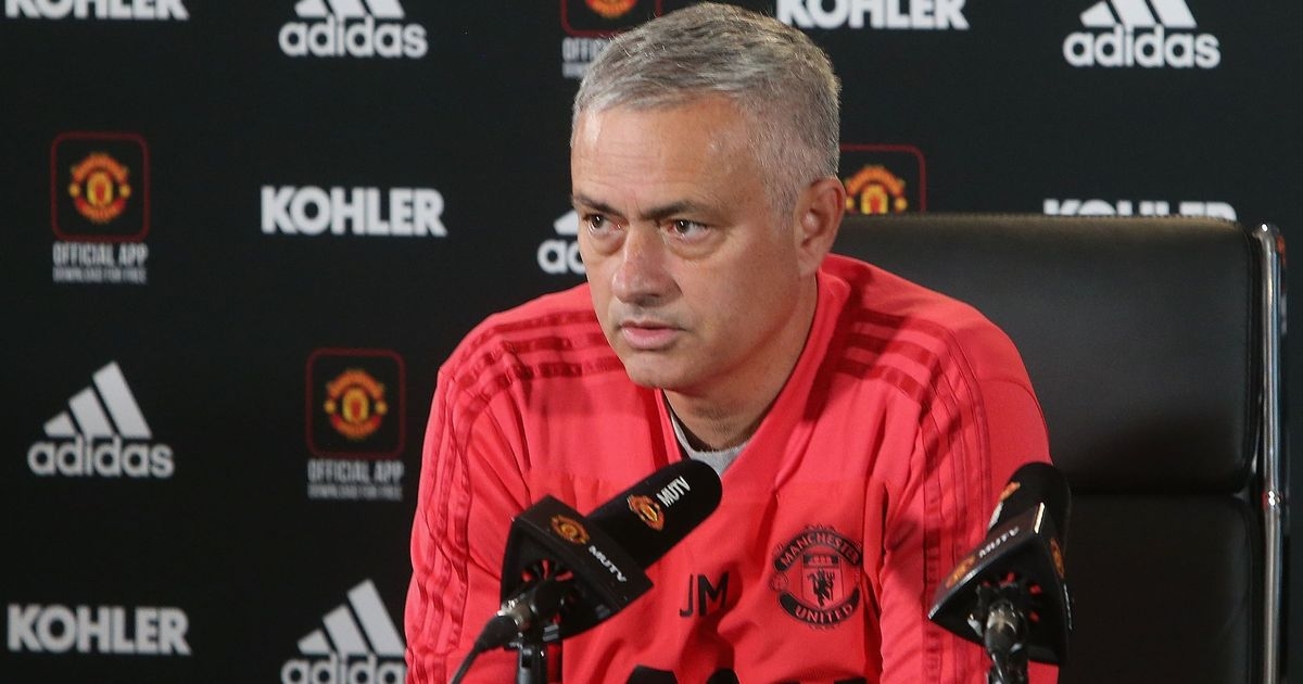 Мениджърът на Манчестър Юнайтед Жозе Моуриньо който е заплашен от