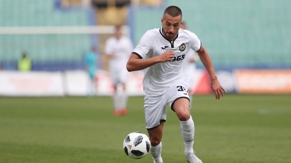 Футболистът на Славия Георги Йомов коментира неприятната случка с негово