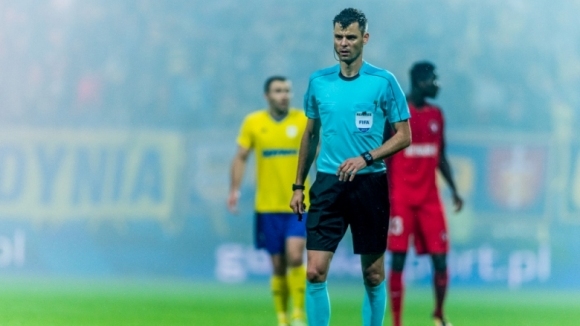 УЕФА обяви съдийските назначения за мача между АЕК Ларнака и
