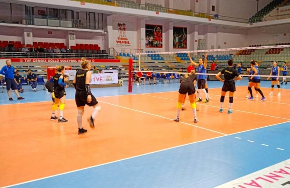 Шампионът на България по волейбол за жени Марица Пловдив спечели