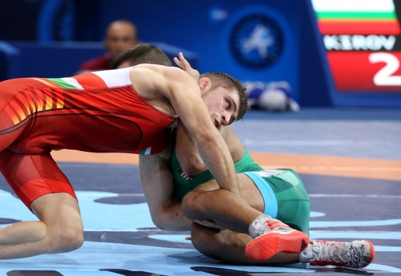 Министърът на младежта и спорта Красен Кралев отправи остра критика
