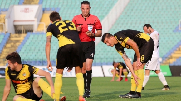 Наставникът на Ботев Пловдив Николай Киров определи група от 18