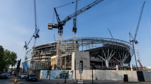 Новият стадион на Тотнъм няма да бъде готов до края