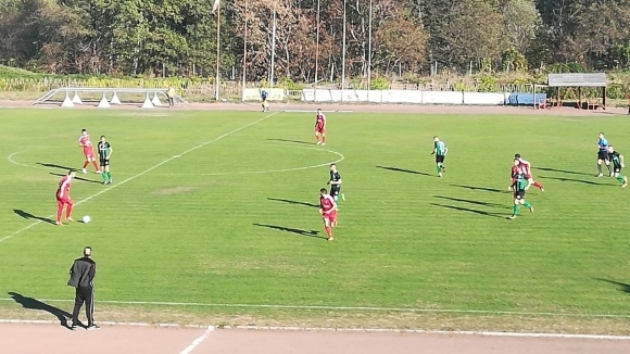 Нефтохимик спечели категорично гостуването си на Розова долина Казанлък Днес