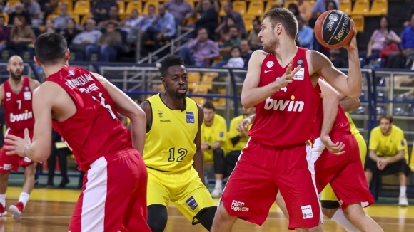Александър Везенков игра в баскетболен мач в Солун за първи