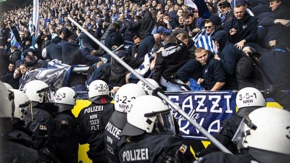 Германският футболен съюз (ГФС) започна разследване на инцидентите, провокирани от