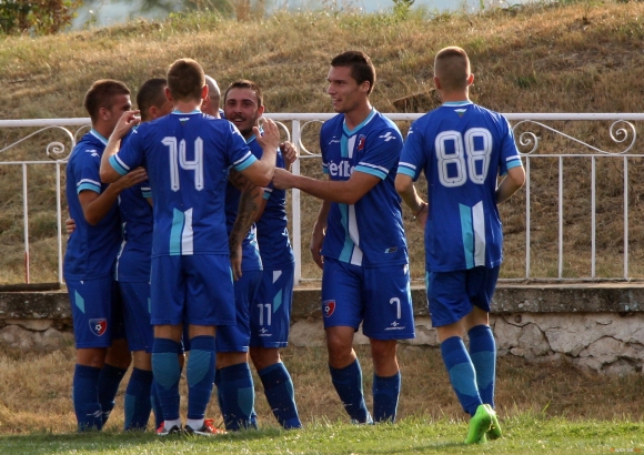 Отборът на Струмска слава стана първият четвъртфиналите в турнира за