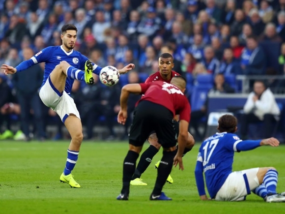 Отборът на Шалке 04 надви с 3 1 у дома Хановер