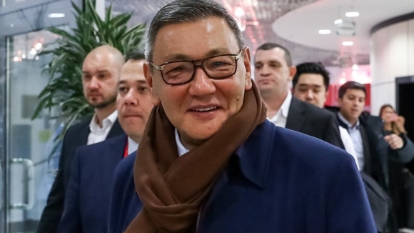 Гафур Рахимов от Узбекистан беше избран за президент на Световната