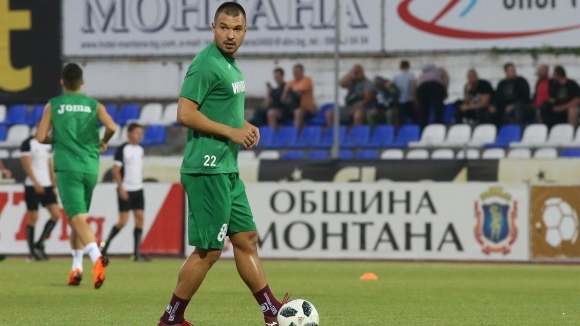 Звездата на Ботев Враца Валери Божинов който вкара втория гол