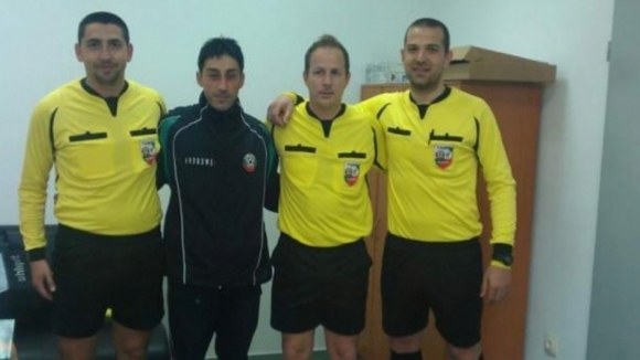 Нови грозни сцени се разиграха по българските футболни терени Съдия