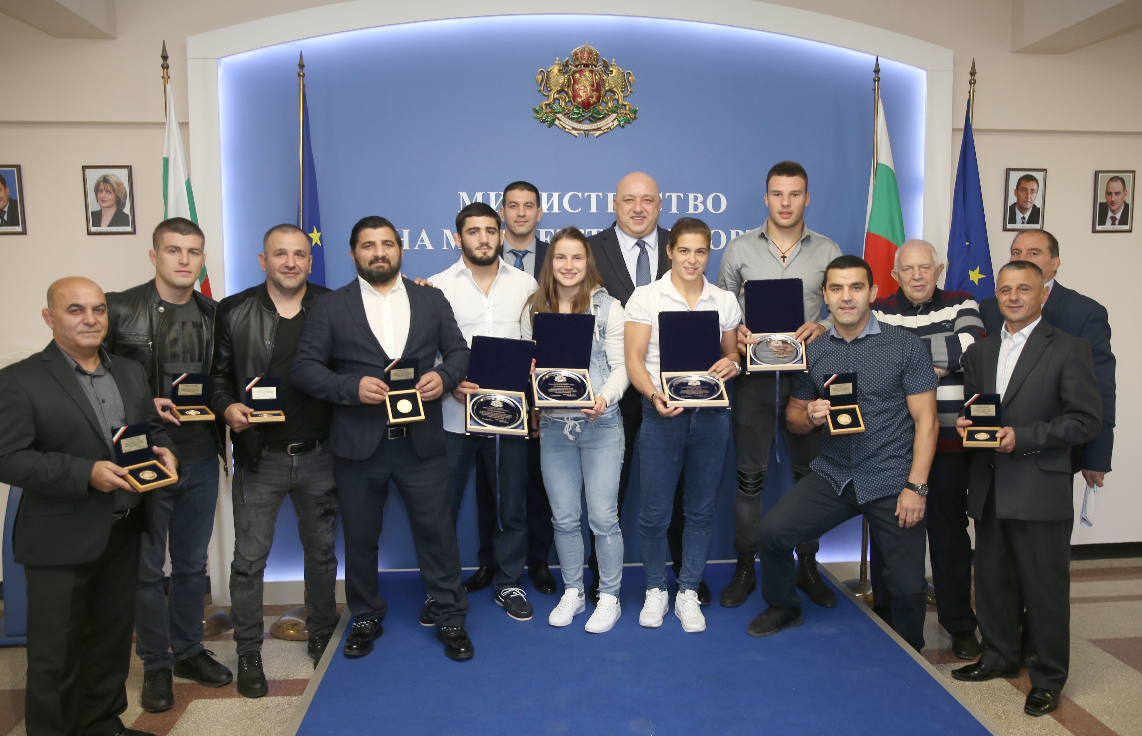 Министърът на младежта и спорта Красен Кралев награди с почетни