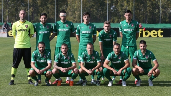 Двама чуждестранни футболисти се присъединиха вчера към отбора на Ботев