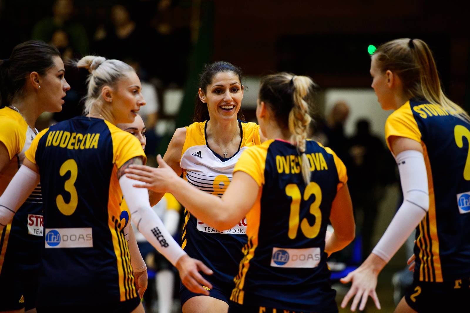 Българската волейболистка Ева Янева и нейният БВК Братислава стартираха със